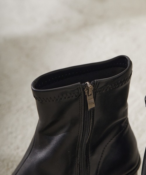 Birthday room（バースデイルーム）の「サムリングブーツ（サンダル・レディース・ホワイト/ブラック・MEDIUM/LARGE）」の20枚目の写真