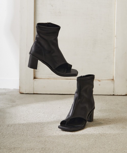 Birthday room（バースデイルーム）の「サムリングブーツ（サンダル・レディース・ホワイト/ブラック・MEDIUM/LARGE）」の22枚目の写真