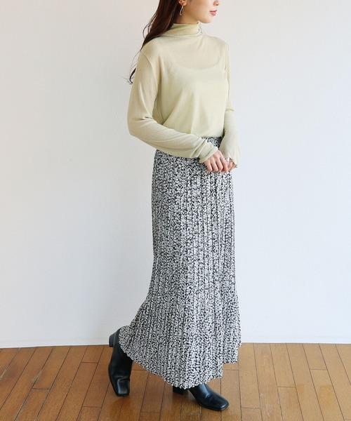 andme(アンドミー)の「花柄ロング丈プリーツマーメイドスカート(スカート・レディース・ブラック/ベージュ/グリーン・M)」の8枚目の写真