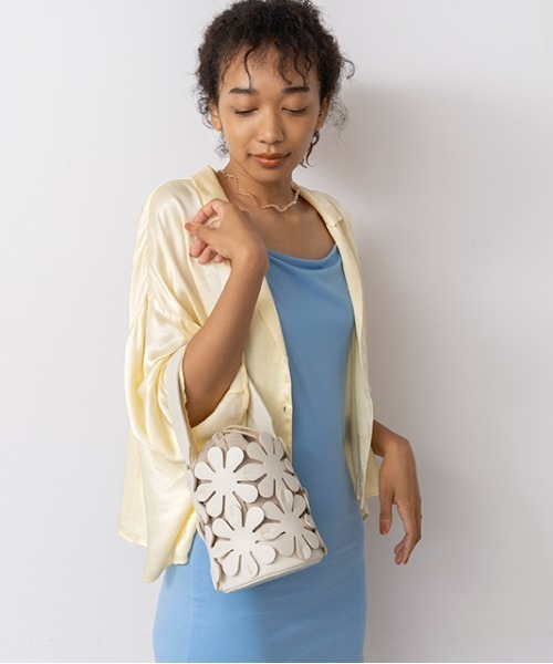 Casselini（キャセリーニ）の「Casselini(キャセリーニ)デイジーバケットバッグ（ハンドバッグ・レディース・ブラック/レッド/アイボリー・FREE）」の12枚目の写真