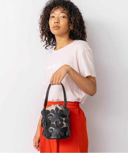 Casselini（キャセリーニ）の「Casselini(キャセリーニ)デイジーバケットバッグ（ハンドバッグ・レディース・ブラック/レッド/アイボリー・FREE）」の5枚目の写真