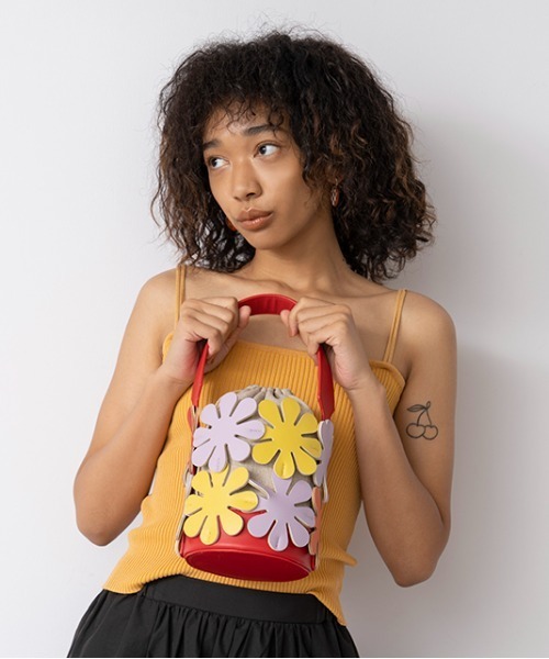 Casselini（キャセリーニ）の「Casselini(キャセリーニ)デイジーバケットバッグ（ハンドバッグ・レディース・ブラック/レッド/アイボリー・FREE）」の10枚目の写真