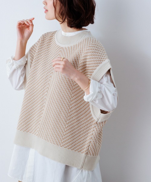 OMNES(オムネス)の「6ゲージ バックスリットニットベスト(ベスト・レディース・ブラック/ベージュ/ブラウン/オリーブ/ライトグリーン/アイボリー/チャコール・FREE)」の2枚目の写真