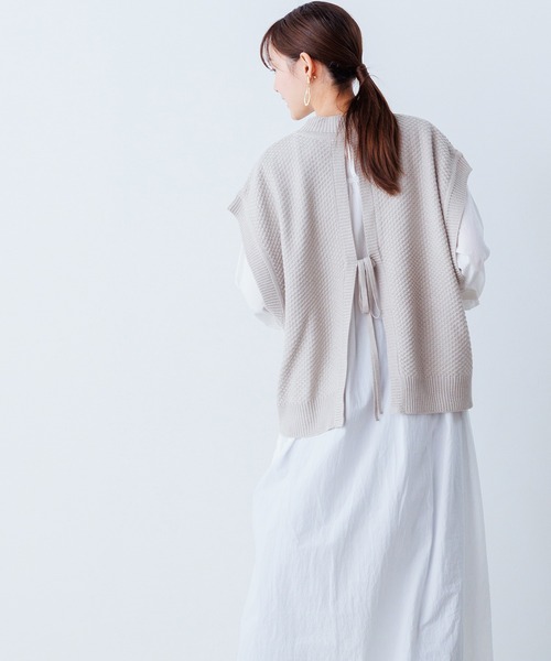 OMNES(オムネス)の「6ゲージ バックスリットニットベスト(ベスト・レディース・ブラック/ベージュ/ブラウン/オリーブ/ライトグリーン/アイボリー/チャコール・FREE)」の8枚目の写真