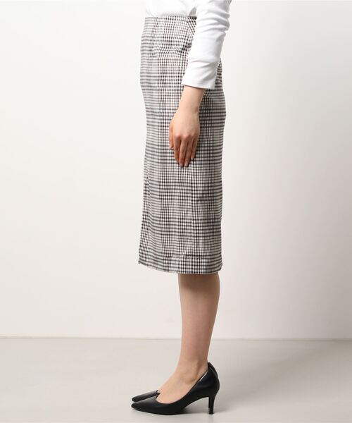 Te chichi CLASSIC(テチチクラシック)の「ポプリンチェックストレッチタイトスカート(スカート・レディース・ブラック/ベージュ/ブラウン・MEDIUM/SMALL)」の4枚目の写真