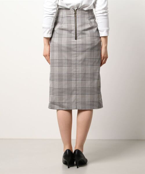 Te chichi CLASSIC(テチチクラシック)の「ポプリンチェックストレッチタイトスカート(スカート・レディース・ブラック/ベージュ/ブラウン・MEDIUM/SMALL)」の5枚目の写真