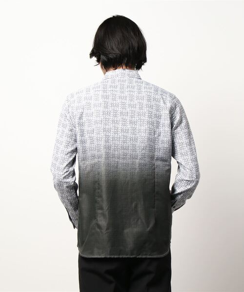 renoma HOMME（レノマオム）の「レノマ オム フラワーグラデーション レギュラーカラー長袖シャツ（シャツ/ブラウス・メンズ・ネイビー/カーキ・MEDIUM/LARGE/X-LARGE/S）」の4枚目の写真