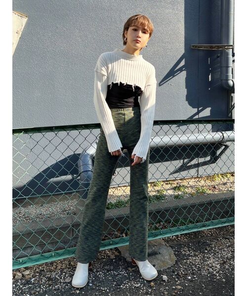 EMODA（エモダ）の「スーパークロップクラッシュニット（ニット/セーター・レディース・ホワイト/ブラック/ブルー・FREE）」の5枚目の写真