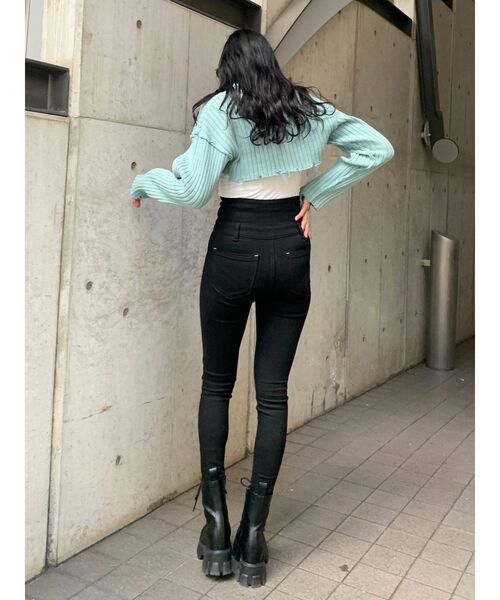 EMODA（エモダ）の「スーパークロップクラッシュニット（ニット/セーター・レディース・ホワイト/ブラック/ブルー・FREE）」の9枚目の写真