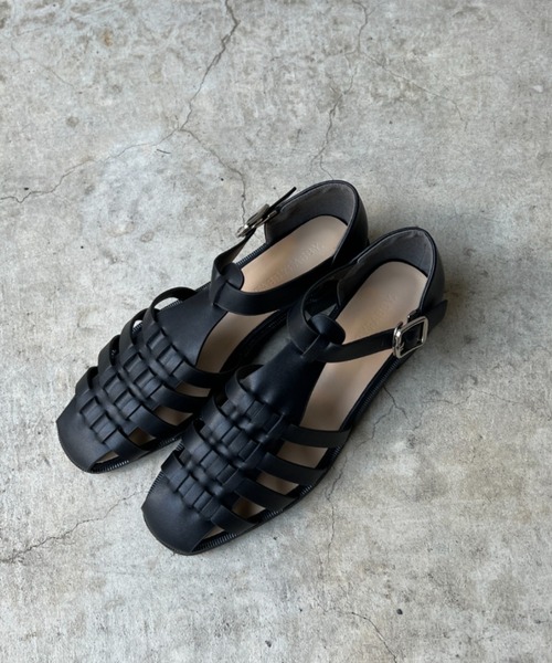 Chez toi（シェトワ）の「グルカサンダル（サンダル・レディース・ブラック/ベージュ/オフホワイト・S/M/L）」の6枚目の写真