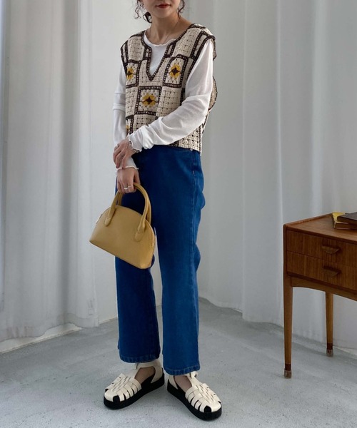 archives(アルシーヴ)の「クロシェ風配色ベスト(ベスト・レディース・アイボリー/ブラック/グリーン・MEDIUM)」の8枚目の写真