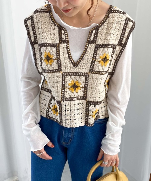 archives(アルシーヴ)の「クロシェ風配色ベスト(ベスト・レディース・アイボリー/ブラック/グリーン・MEDIUM)」の5枚目の写真