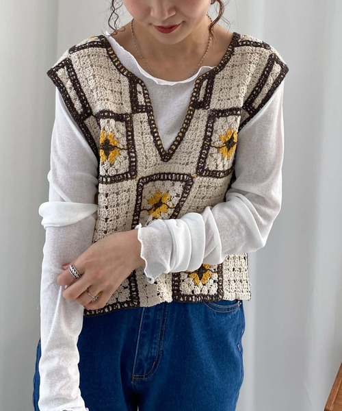 archives(アルシーヴ)の「クロシェ風配色ベスト(ベスト・レディース・アイボリー/ブラック/グリーン・MEDIUM)」の4枚目の写真