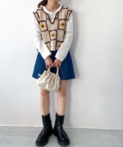 archives(アルシーヴ)の「クロシェ風配色ベスト(ベスト・レディース・アイボリー/ブラック/グリーン・MEDIUM)」の11枚目の写真