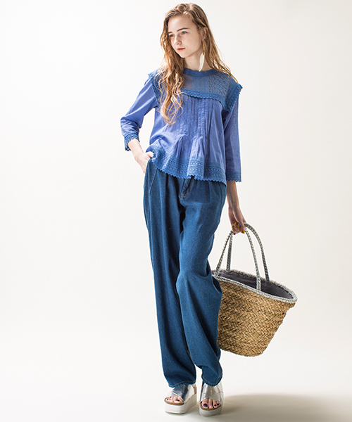 mystic(ミスティック)の「レース切替ブラウス(シャツ/ブラウス・レディース・オフホワイト/ブラック/ベージュ/ブルー・FREE)」の5枚目の写真