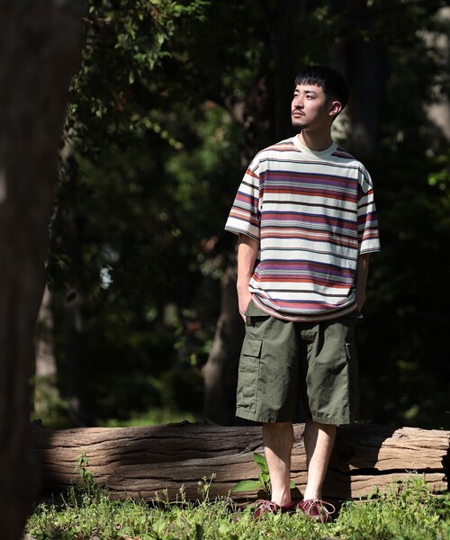 BEAMS(ビームス)の「BEAMS / ビッグ 6ポケット カーゴ ショーツ(その他パンツ・メンズ・ブラック/オリーブ/ネイビー・SMALL/MEDIUM/LARGE/X-LARGE)」の4枚目の写真