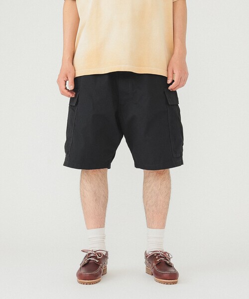 BEAMS(ビームス)の「BEAMS / ビッグ 6ポケット カーゴ ショーツ(その他パンツ・メンズ・ブラック/オリーブ/ネイビー・SMALL/MEDIUM/LARGE/X-LARGE)」の6枚目の写真