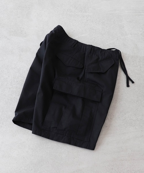 BEAMS(ビームス)の「BEAMS / ビッグ 6ポケット カーゴ ショーツ(その他パンツ・メンズ・ブラック/オリーブ/ネイビー・SMALL/MEDIUM/LARGE/X-LARGE)」の2枚目の写真