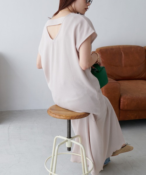 DISCOAT（ディスコート）の「サーマルマーメイドワンピース（ワンピース・レディース・アイボリー/ブラック/オレンジ・FREE）」の2枚目の写真