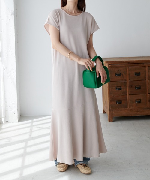 DISCOAT（ディスコート）の「サーマルマーメイドワンピース（ワンピース・レディース・アイボリー/ブラック/オレンジ・FREE）」の5枚目の写真