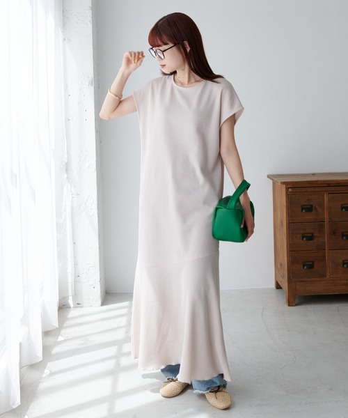 DISCOAT（ディスコート）の「サーマルマーメイドワンピース（ワンピース・レディース・アイボリー/ブラック/オレンジ・FREE）」の4枚目の写真