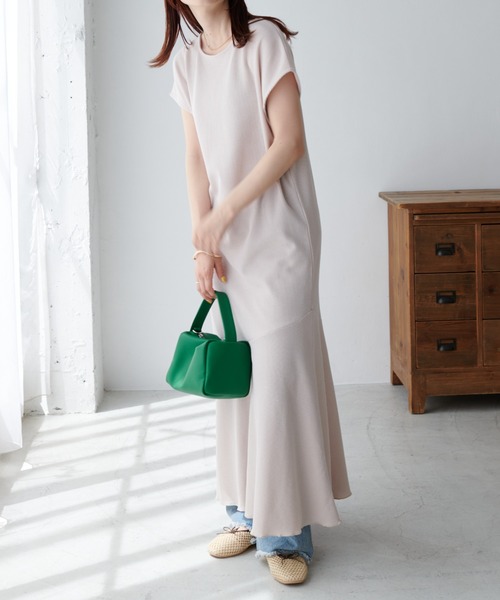 DISCOAT（ディスコート）の「サーマルマーメイドワンピース（ワンピース・レディース・アイボリー/ブラック/オレンジ・FREE）」の6枚目の写真