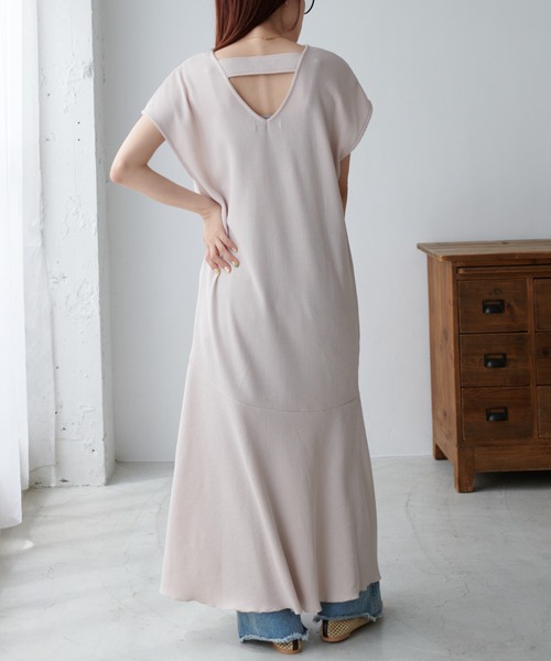 DISCOAT（ディスコート）の「サーマルマーメイドワンピース（ワンピース・レディース・アイボリー/ブラック/オレンジ・FREE）」の8枚目の写真