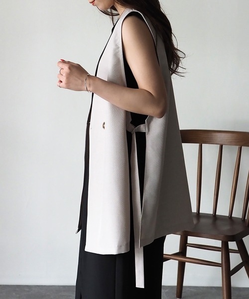 Riberry（リベリー）の「ダブルノーカラージレ/ベスト（ベスト・レディース・ブラック/ベージュ系・FREE）」の8枚目の写真