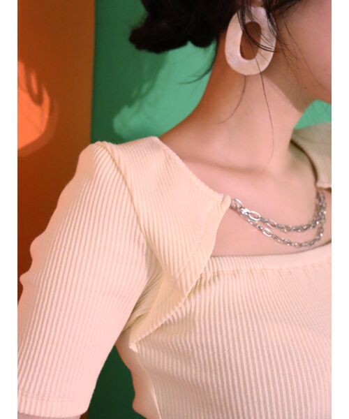 EVRIS（エヴリス）の「チェーンモチーフリブTOPS（Tシャツ/カットソー・レディース・ブラック/アイボリー・FREE）」の3枚目の写真