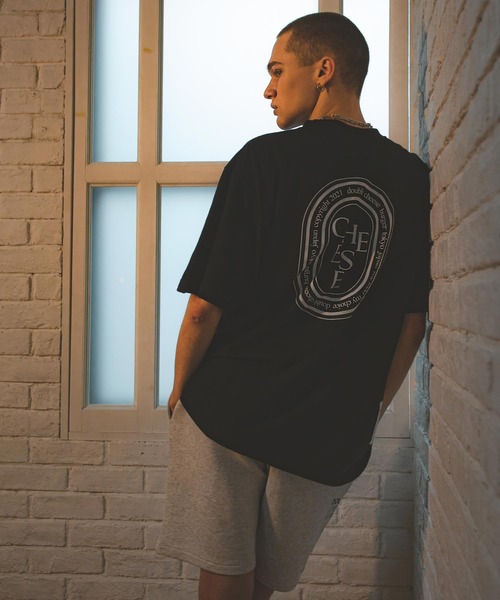 DOUBLE CHEESEBURGER(ダブルチーズバーガー)の「ダブルチーズバーガー Tシャツ -Cheese Oval Logo- / DOUBLE CHEESEBURGER T-Shirt -Cheese Oval Logo-(Tシャツ/カットソー・レディース・ホワイト/ブラック・FREE)」の1枚目の写真