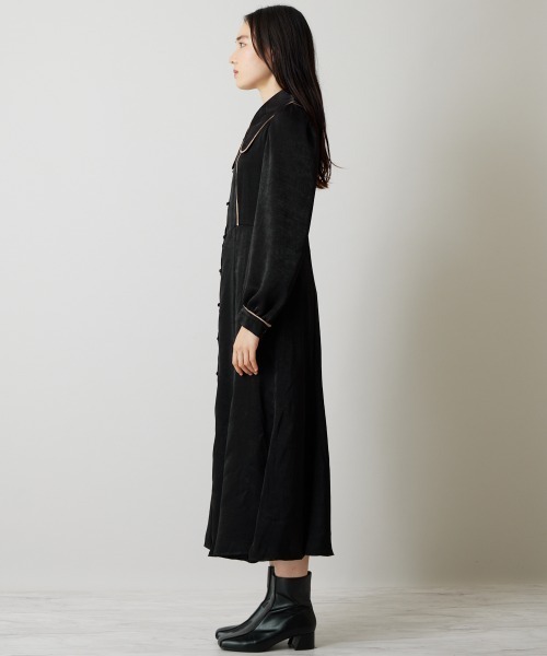 A de a.v.v（アードアー・ヴェ・ヴェ）の「バイカラーパイピングサテンワンピース（ワンピース・レディース・ブラック/ベージュ・MEDIUM/SMALL）」の7枚目の写真