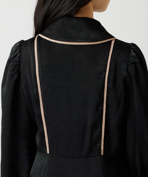 A de a.v.v（アードアー・ヴェ・ヴェ）の「バイカラーパイピングサテンワンピース（ワンピース・レディース・ブラック/ベージュ・MEDIUM/SMALL）」の9枚目の写真