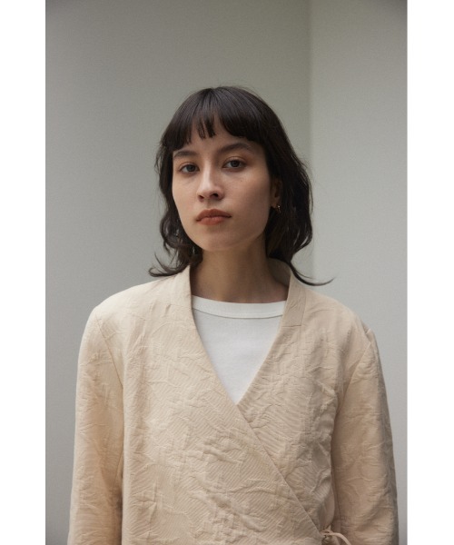 BLACK BY MOUSSY(ブラックバイマウジー)の「cashe-couer jacket(カシュクールジャケット)(その他アウター・レディース・オフホワイト/ブラック・2/1)」の19枚目の写真