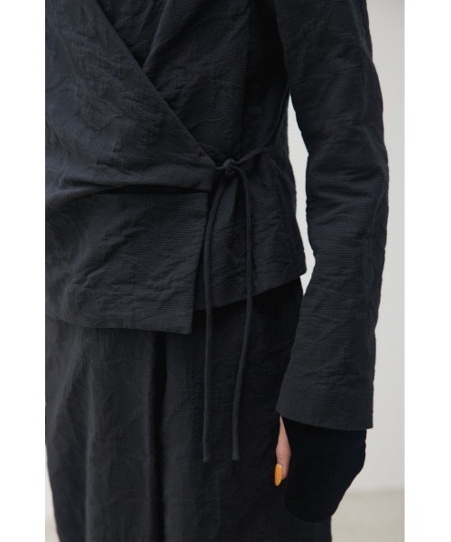 BLACK BY MOUSSY(ブラックバイマウジー)の「cashe-couer jacket(カシュクールジャケット)(その他アウター・レディース・オフホワイト/ブラック・2/1)」の4枚目の写真
