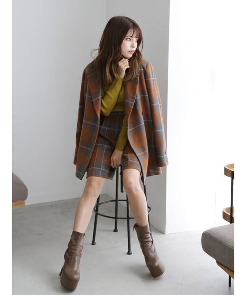 MURUA（ムルーア）の「センタープレスハーフパンツ（スラックス・レディース・モカ/その他1・1/2）」の16枚目の写真