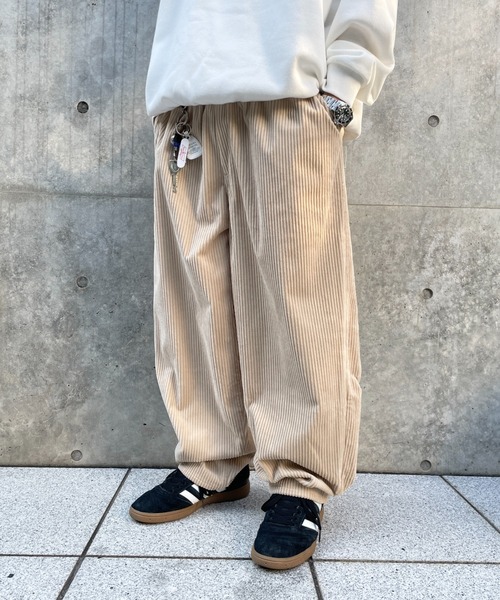 WHO'S WHO gallery(フーズフーギャラリー)の「【KOOKY'N/クーキー】BRONXコーデュロイイージーパンツ(スラックス・メンズ・ベージュ/ブラック/チャコールグレー・FREE)」の3枚目の写真