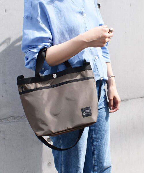 Drifter（ドリフター）の「* 【SHIPS別注】Drifter : 5ポケット トート ◇（トートバッグ・レディース・イエロー/ブルー系/ライトホワイト/ブラウン/ダークブラウン/ブラック・ONE SIZE）」の4枚目の写真