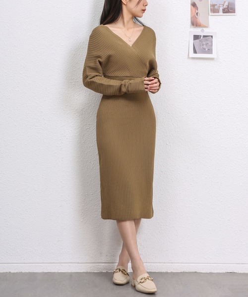 MAISON DE THERESE(メゾン ド テレーズ)の「Vネックニットワンピース(ワンピース・レディース・ブラック/パープル/Mustard/ベージュ・M)」の4枚目の写真