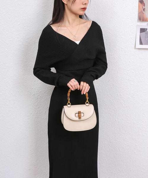 MAISON DE THERESE(メゾン ド テレーズ)の「Vネックニットワンピース(ワンピース・レディース・ブラック/パープル/Mustard/ベージュ・M)」の6枚目の写真
