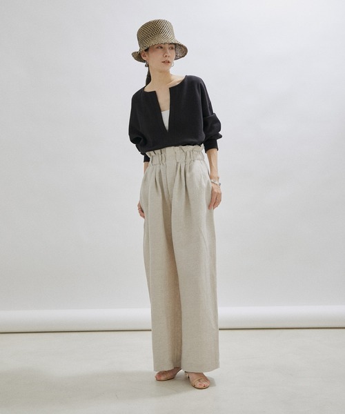 SALON adam et rope'(サロン アダム エ ロペ)の「【洗える】ダンボールVネックプルオーバー(Tシャツ/カットソー・レディース・カーキ/ブラック/ホワイト・FREE)」の10枚目の写真