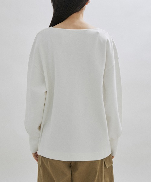 SALON adam et rope'(サロン アダム エ ロペ)の「【洗える】ダンボールVネックプルオーバー(Tシャツ/カットソー・レディース・カーキ/ブラック/ホワイト・FREE)」の17枚目の写真