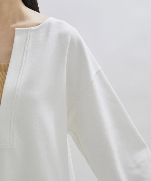 SALON adam et rope'(サロン アダム エ ロペ)の「【洗える】ダンボールVネックプルオーバー(Tシャツ/カットソー・レディース・カーキ/ブラック/ホワイト・FREE)」の19枚目の写真