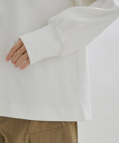 SALON adam et rope'(サロン アダム エ ロペ)の「【洗える】ダンボールVネックプルオーバー(Tシャツ/カットソー・レディース・カーキ/ブラック/ホワイト・FREE)」の21枚目の写真