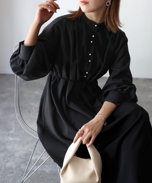 Riberry(リベリー)の「パールボタンワンピース(ワンピース・レディース・ブラック/ライム/アイボリー・FREE)」の3枚目の写真