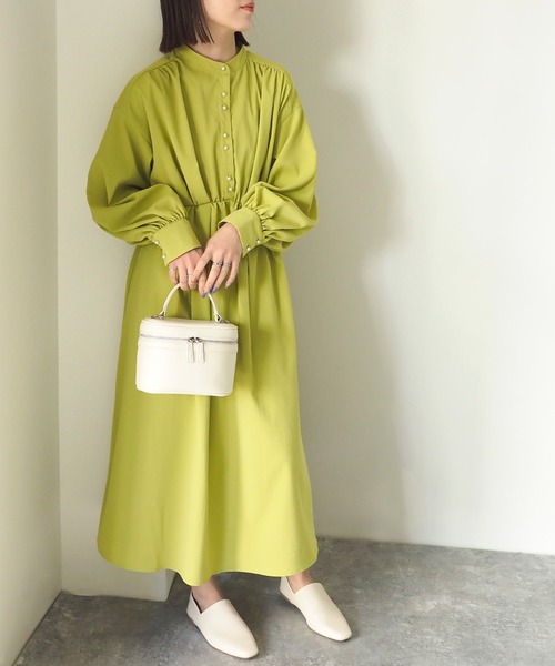 Riberry(リベリー)の「パールボタンワンピース(ワンピース・レディース・ブラック/ライム/アイボリー・FREE)」の4枚目の写真