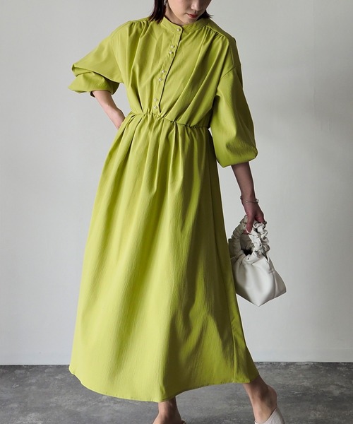 Riberry(リベリー)の「パールボタンワンピース(ワンピース・レディース・ブラック/ライム/アイボリー・FREE)」の10枚目の写真