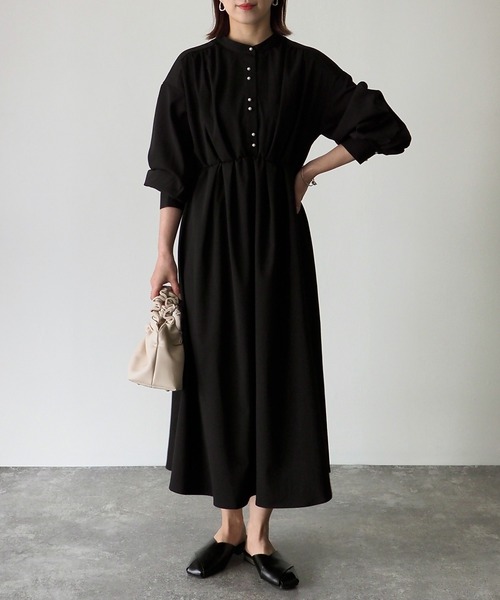 Riberry(リベリー)の「パールボタンワンピース(ワンピース・レディース・ブラック/ライム/アイボリー・FREE)」の7枚目の写真