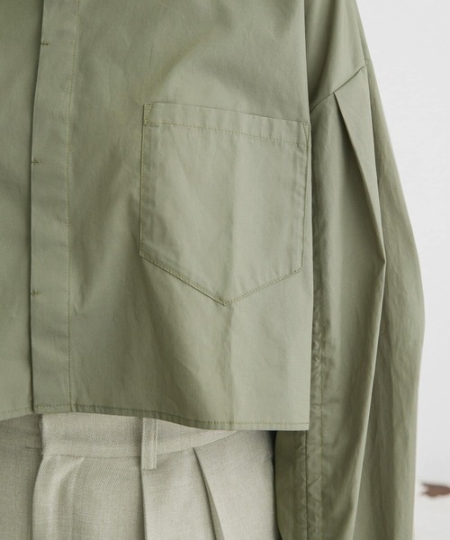 KBF(ケイビーエフ)の「ドロストギャザースリーブシャツ(シャツ/ブラウス・レディース・ブルー/カーキ/ホワイト・ONE)」の16枚目の写真