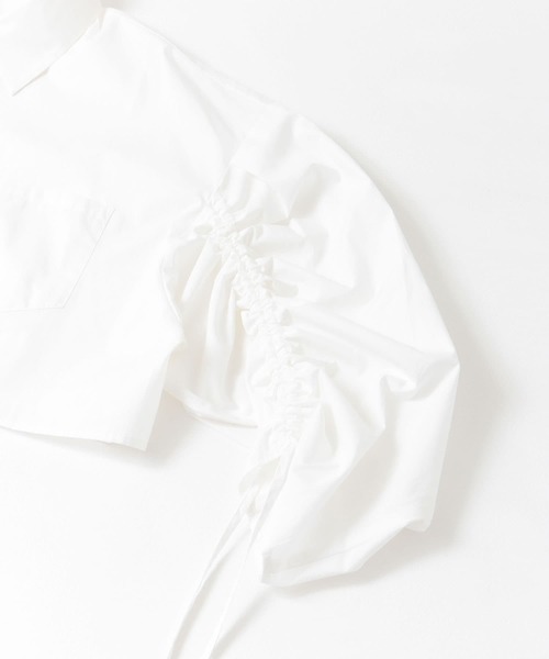 KBF(ケイビーエフ)の「ドロストギャザースリーブシャツ(シャツ/ブラウス・レディース・ブルー/カーキ/ホワイト・ONE)」の4枚目の写真