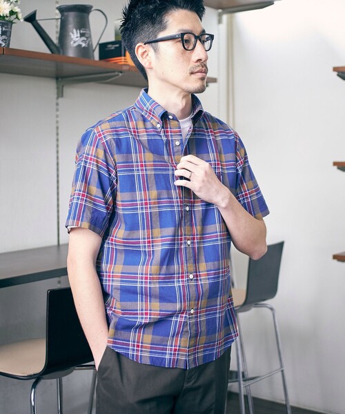 SHIPS(シップス)の「*SHIPS: ワンポイント ロゴ コットン/リネン マドラスチェック ボタンダウン 半袖 シャツ(シャツ/ブラウス・メンズ・ネイビー/オリーブ/グリーン/ワイン・SMALL/MEDIUM/LARGE/X-LARGE)」の1枚目の写真